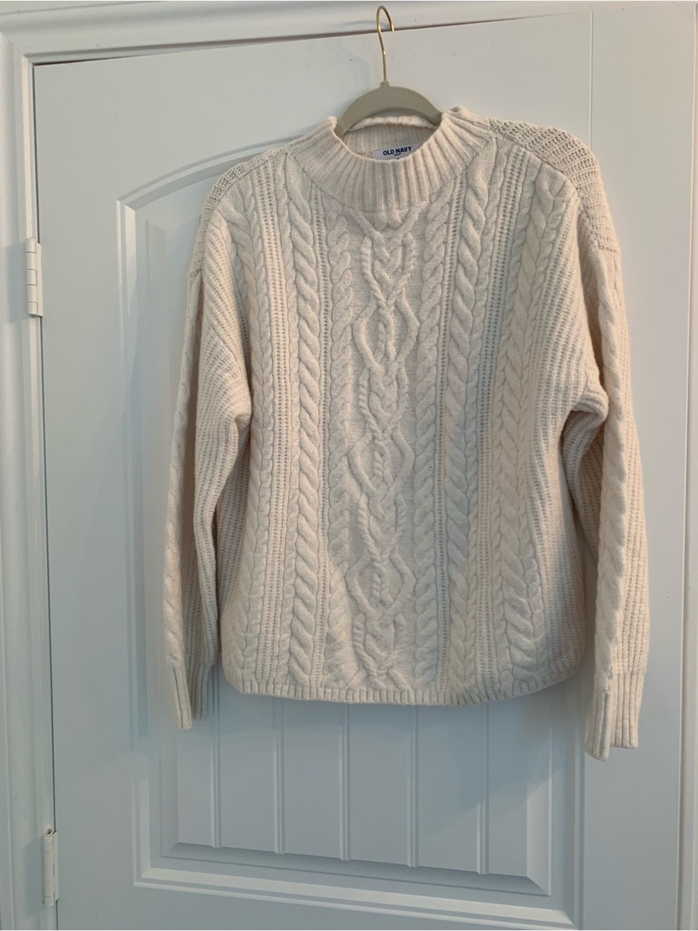 Old Navy Ivory Cable-Knit Crewneck Sweater